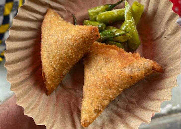 Raju Patti Samosa - Vadodara Food Tour
